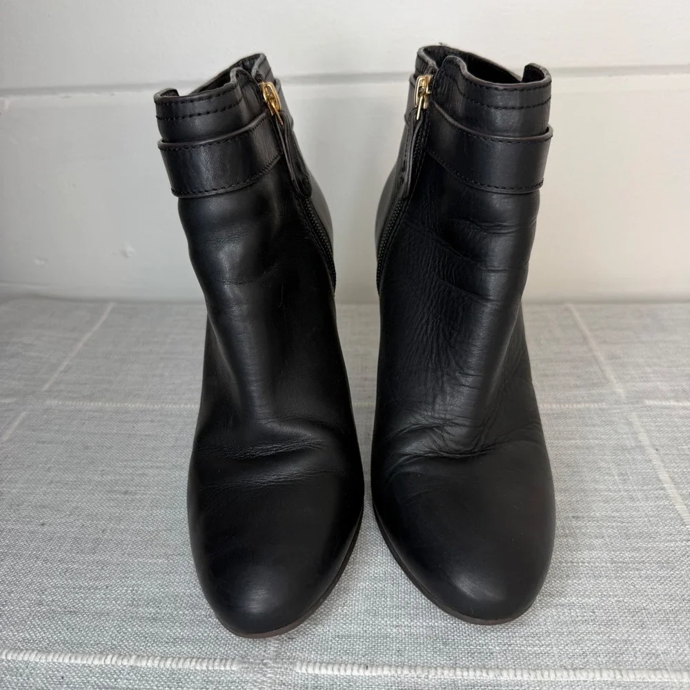 Tory Burch Bristol Black Leather Zip Ankle Boots High Heels Gold Logo 7.5 Bootie